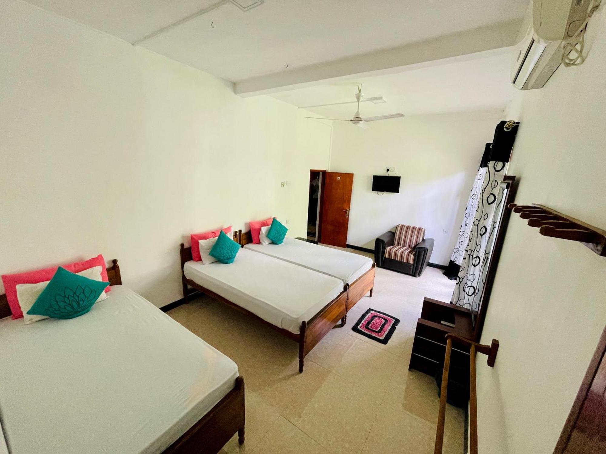 Tishan Holiday Resort Polonnaruwa Habitación foto