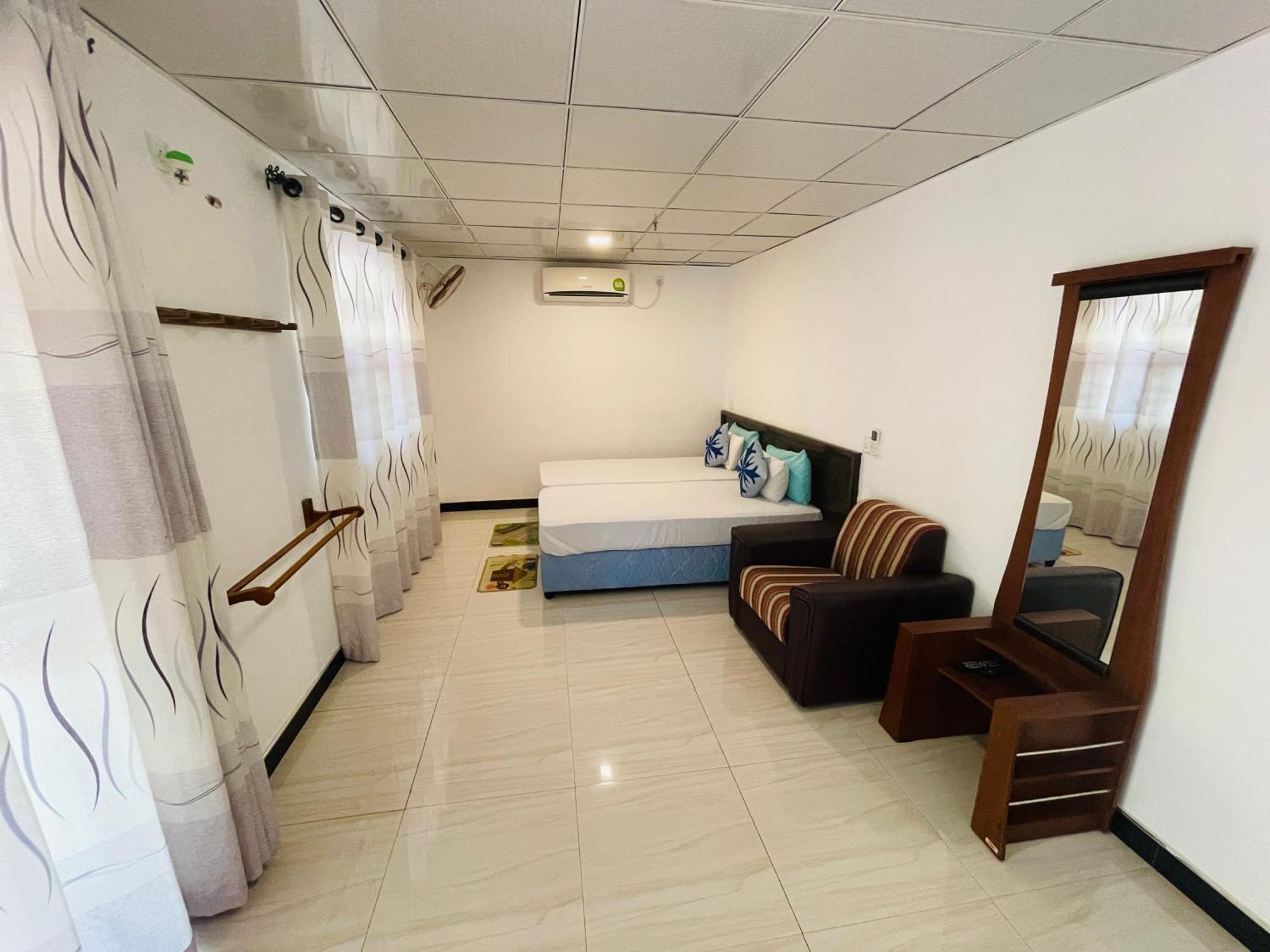 Tishan Holiday Resort Polonnaruwa Habitación foto